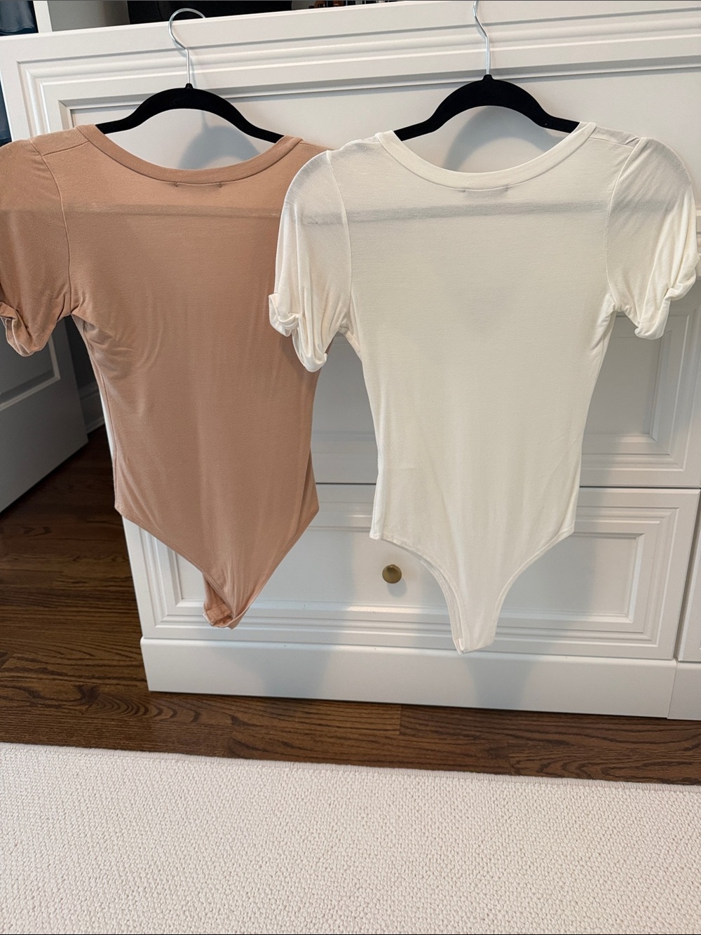 Fashion Nova V-Neck Short Sleeve Bodysuit - set of 4 - Picture 8 of 9